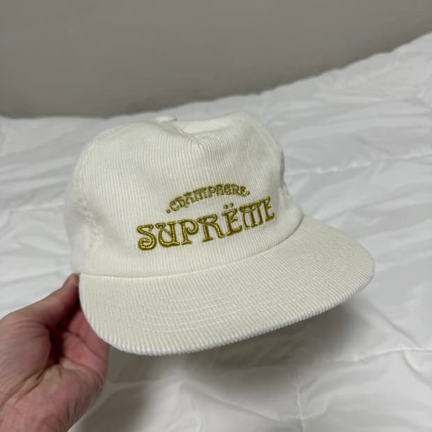 슈프림 supreme 화이트 골덴 캡 판매합니다.