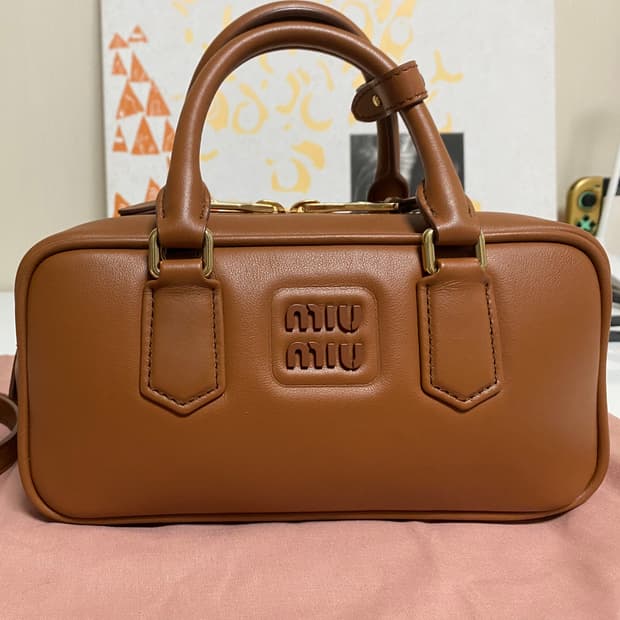 Miu Miu 미우미우 아르카디백 꼬냑 스몰