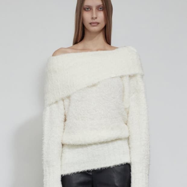 보헤미안서울 보헴서 오프숄더 부클 니트 아이보리