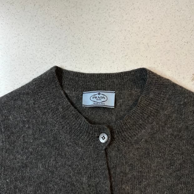 프라다 알파카 라운드넥 가디건