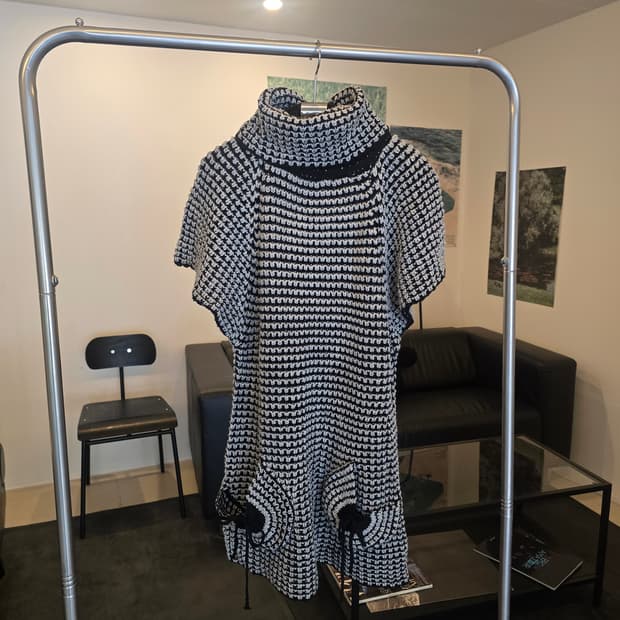 터들넥 니트 티셔츠