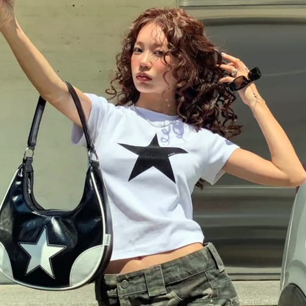 유희(YOU HEE) 별패치 티셔츠 55