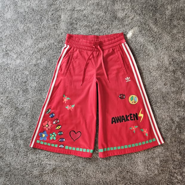 Adidas 퍼렐 윌리엄스 그래픽 반바지