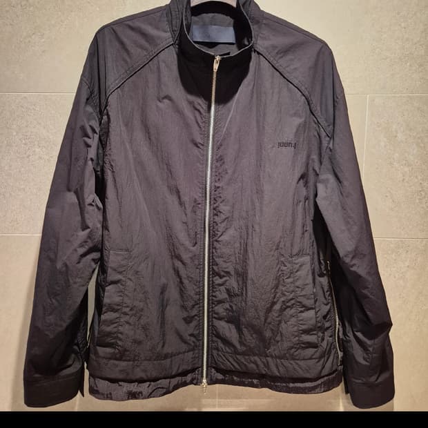 준지 하이넥 바람막이 자켓