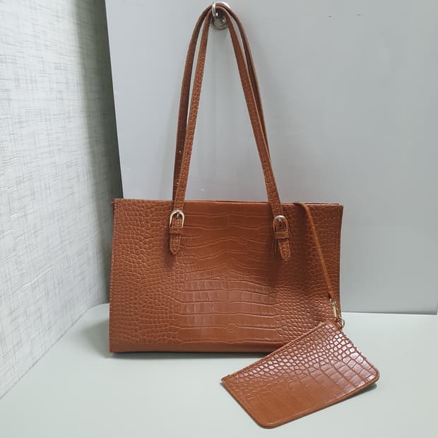 브라운 크로커다일 패턴 엠보 가죽 쇼퍼백 토트백 (파우치 포함)