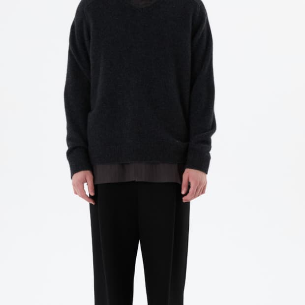 아모멘토 라쿤 브이넥 니트 다크그레이 m 새상품