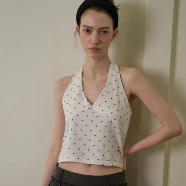 위드아웃썸머 홀터넥 탑 아이보리