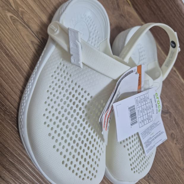 크록스 라이트라이드 클로그 화이트