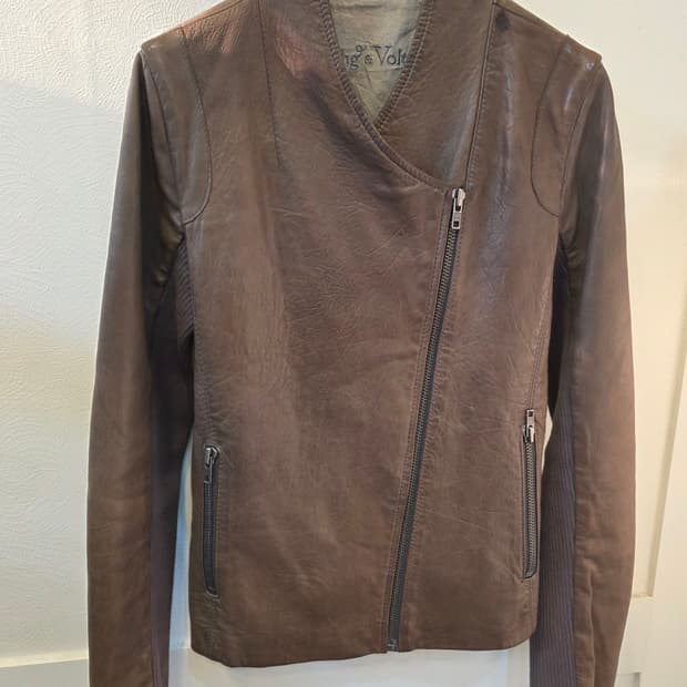 쟈딕 앤 볼테르 브라운 가죽 자켓