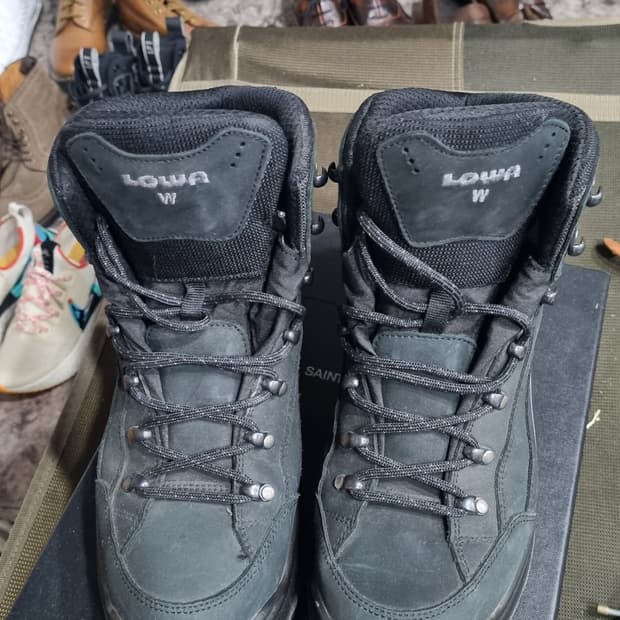 로바 레니게이드 검정색 고어텍스 등산신발 uk8.5(270) 3번내외착용