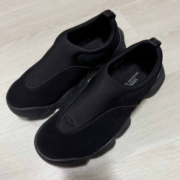 오클리 팩토리 팀 x 준야 와타나베 맨 스웨이드 플래시 블랙