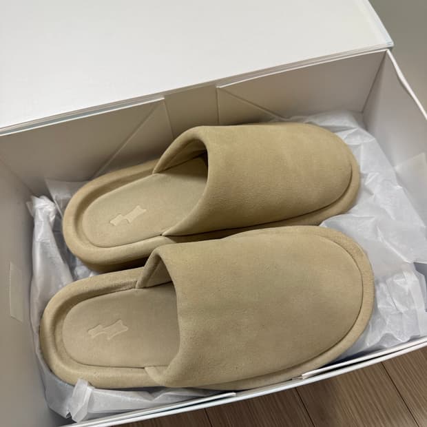 skylrk rest slipper 스무스 스웨이드 