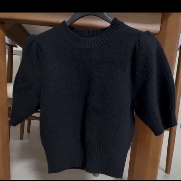 BPLAN 반팔 퍼프 패드 크롭 니트 블랙