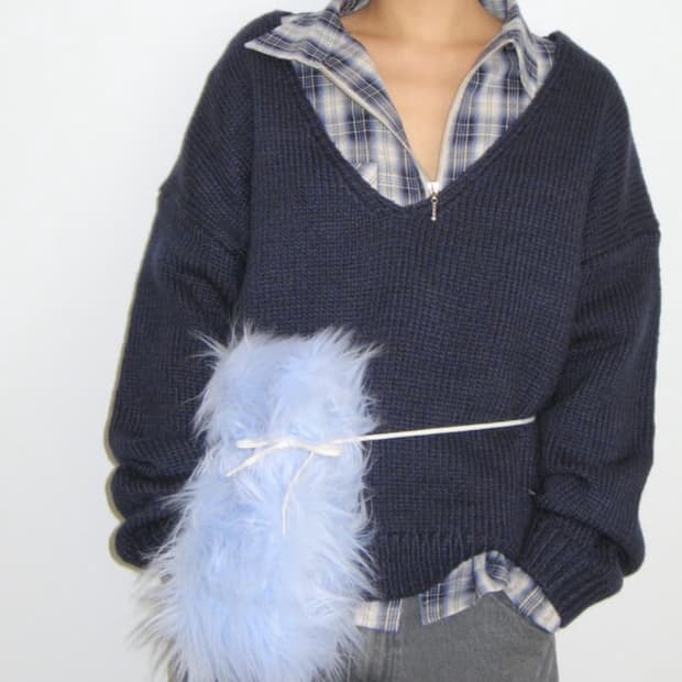 구해요) 플리즈프로젝트 딥 브이넥 울 니트 네이비