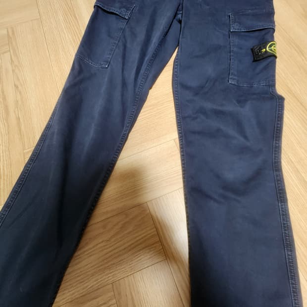 스톤 아일랜드 바지 팝니다.  허리 82cm 엉덩이 97cm 둘레