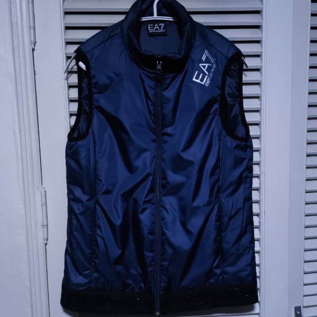 EU M 알마니 경량패딩조끼