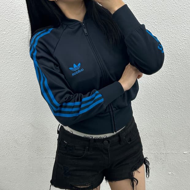 아디다스 블루라인 네이비 크롭 트랙탑 90