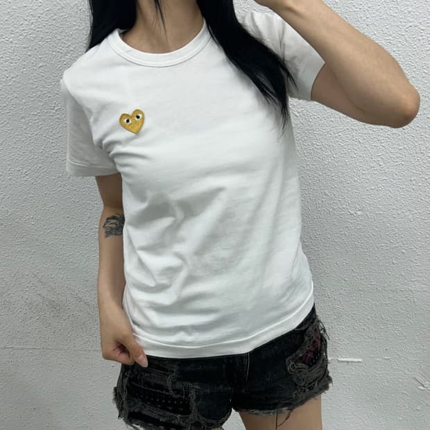 꼼데가르송 미니 하트 와펜 화이트 반팔 M
