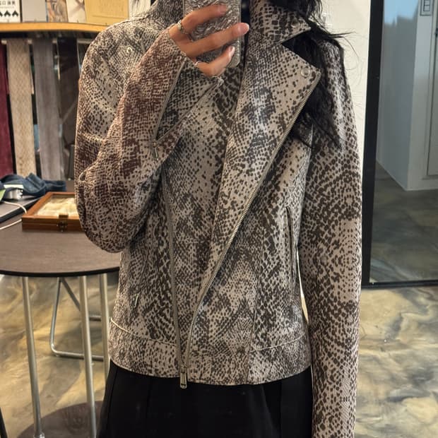 레오파드 하이넥 라이더 자켓