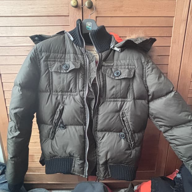 디스퀘어드2 라쿤퍼패딩 매장제품 48시이즈