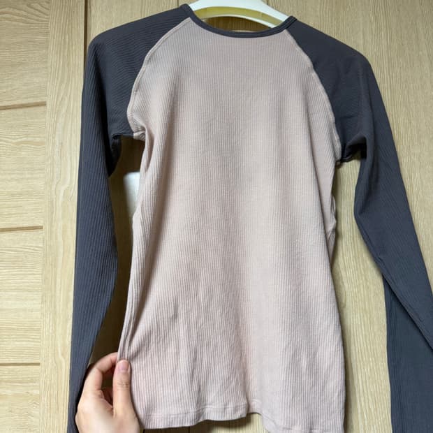 베이스레인지 롱슬리브 티 (착샷 o)