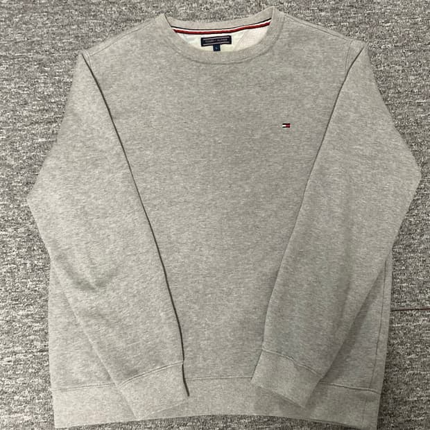 타미힐피거 그레이 맨투맨 L