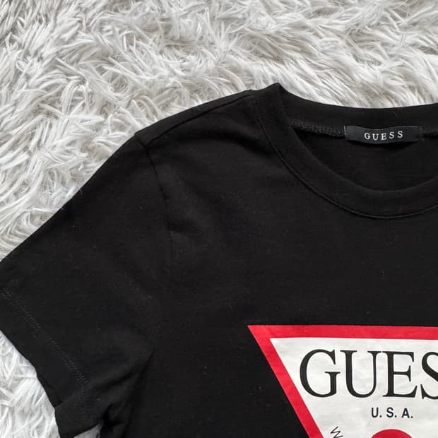 GUESS 일본빈티지 딱붙핏 반팔 슬림핏 반팔티 게스 반팔 S 38