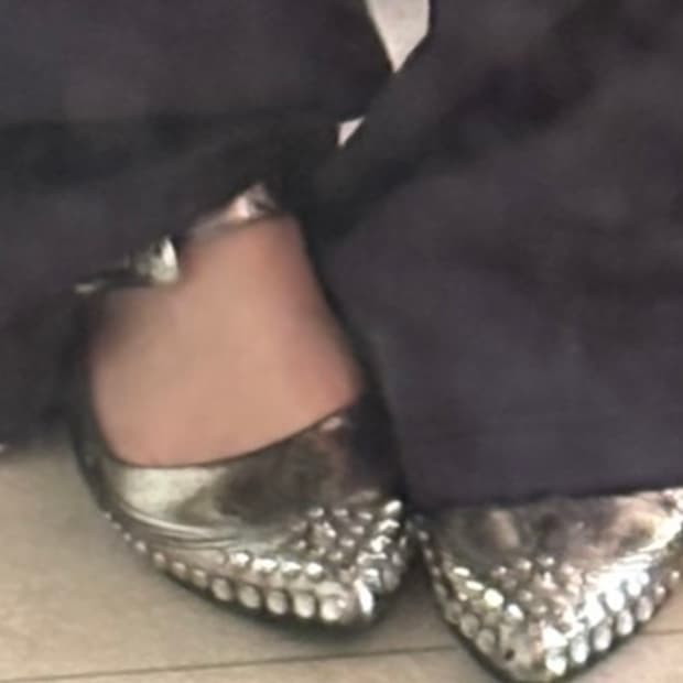 맥퀸 스터드 플랫슈즈 실버 235