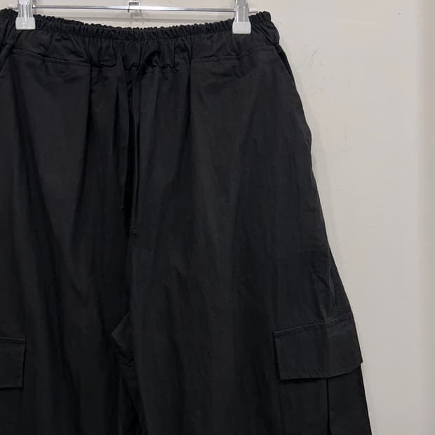 언아웃핏 와이드핏 스트링 카고 트랙팬츠