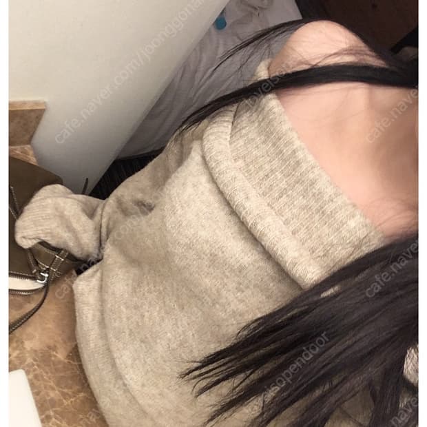 아워캐비넷 miu off knit 오프숄더 니트