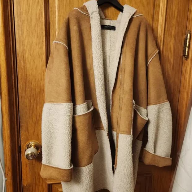 자라 후드 무스탕