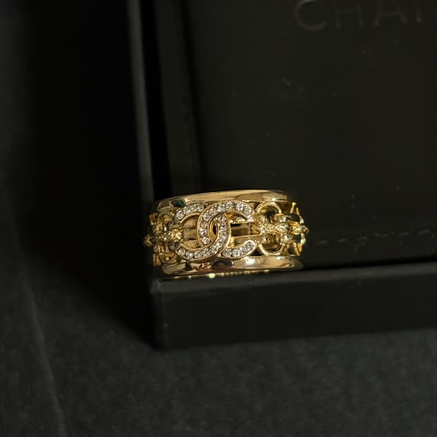 샤넬 정품 업사이클링 cc로고 샴페인 골드 볼드 반지 