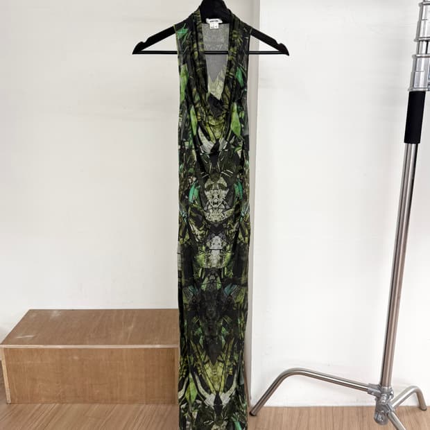 헬무트랭 시카대 프린트 슬릿 오버랩 맥시 드레스