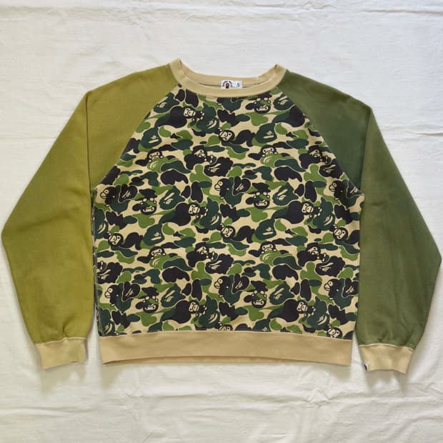 베이프 베이비 마일로 카모 맨투맨 스웻셔츠
