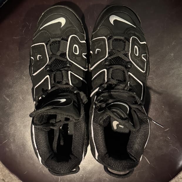 NIKE 에어 모어 업템포 블랙