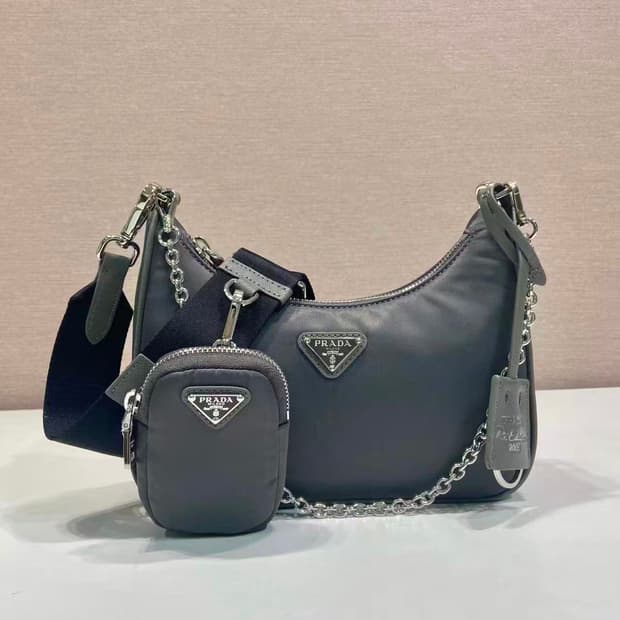 프라다 리에디션 리나일론 숄더백 블랙 1BH204