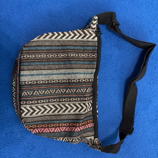 Ethnic patterns cross bag