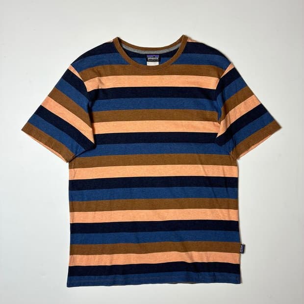 파타고니아 멀티 컬러 스트라이프 반팔 티셔츠 PN9397