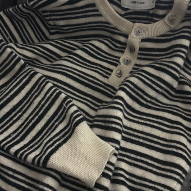 웨이비니스 헨리넥 니트