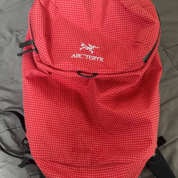 아크테릭스 컨실 15 백팩 헤리티지 레드