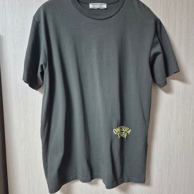(정품) 오니츠카타이거 카키색 반팔티 라지 타이거 