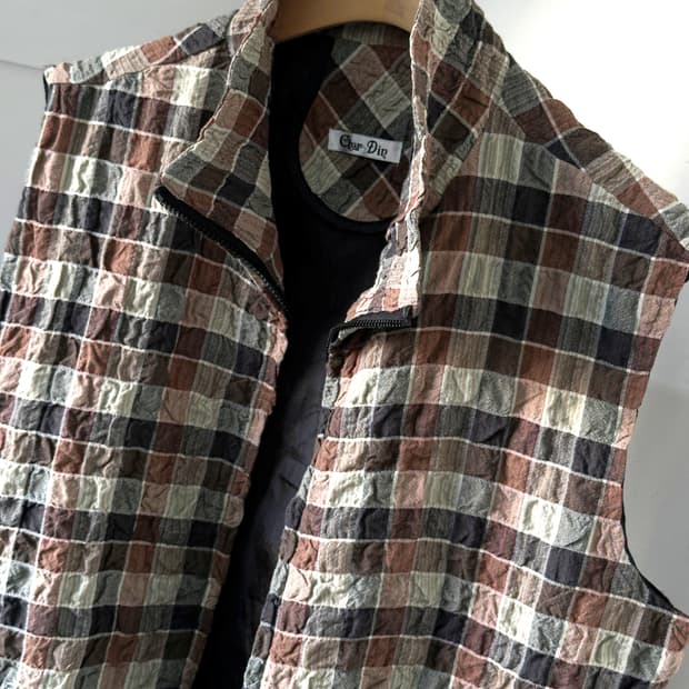 Poly cotton volrume fabric zip gilet