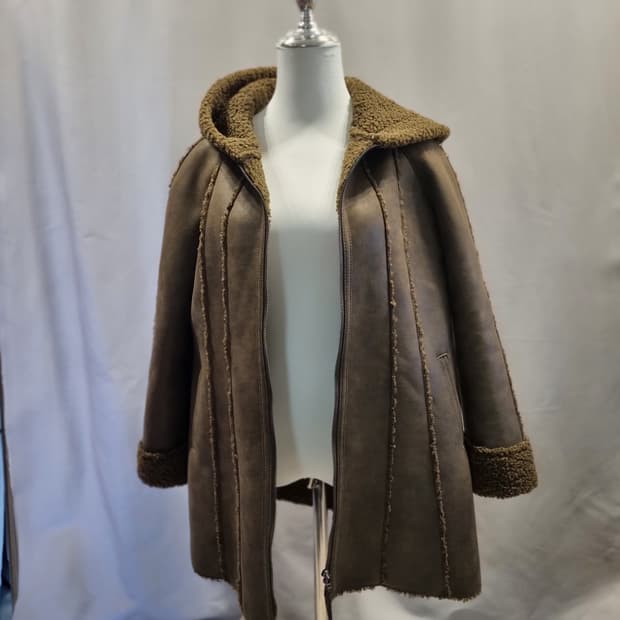 브라운 무스탕 자켓