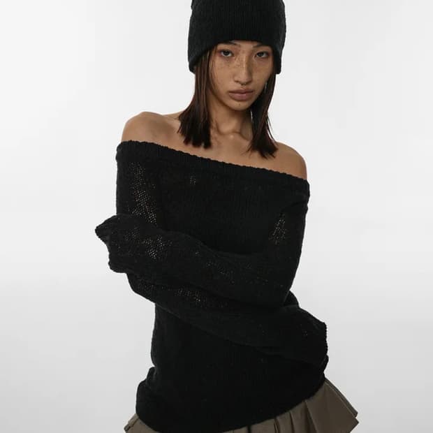 블랙업 오프숄더 니트 원피스