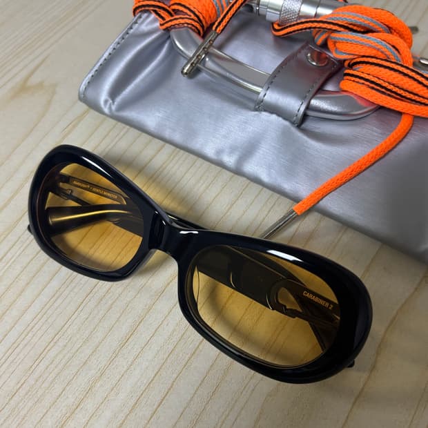 젠틀몬스터x앰부쉬 카라비너 선글라스