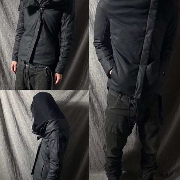 masnada 비대칭 후드 왁스 코팅 패딩