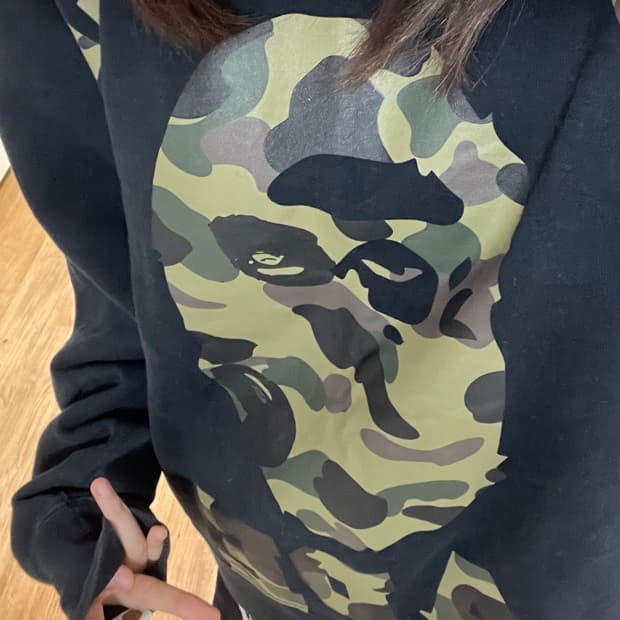 베이프 카모 맨투맨