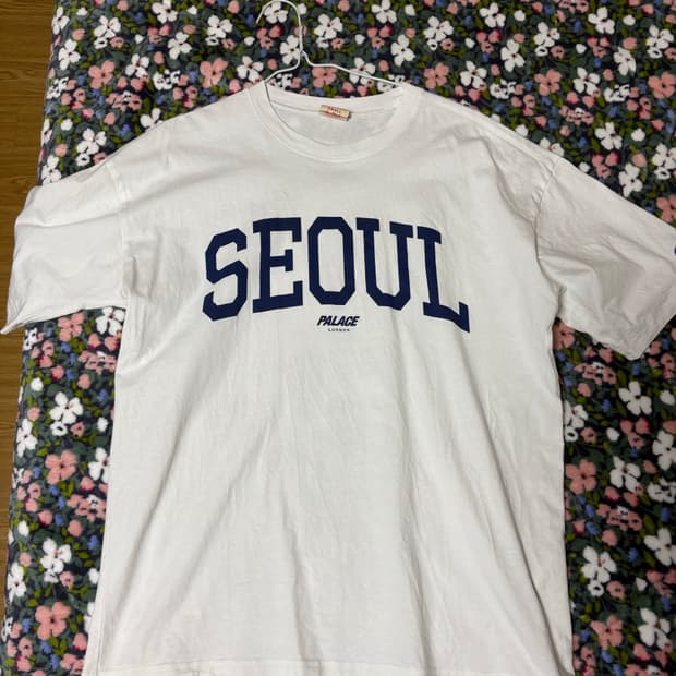 팔라스 x 챔피온 서울 반팔 화이트