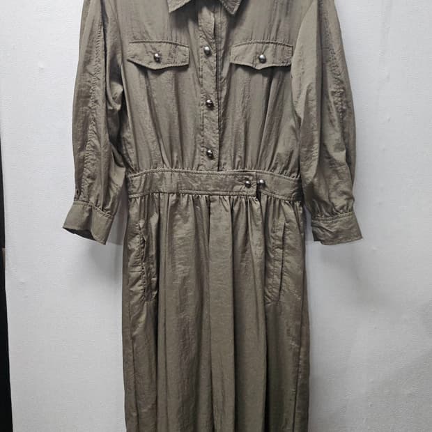 A t G  카키색 바지락 반팔 원피스  55  매우얇음