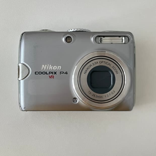 Nikon COOLPIX P4 니콘 쿨픽스 p4